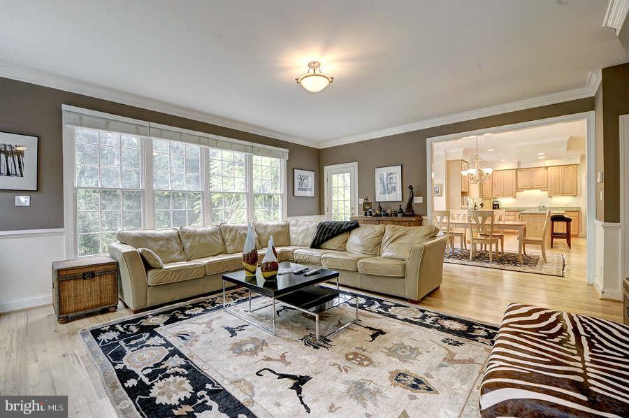 11305 South Glen Road Potomac, MD 20854 - Photo 8 of 30 Family Room