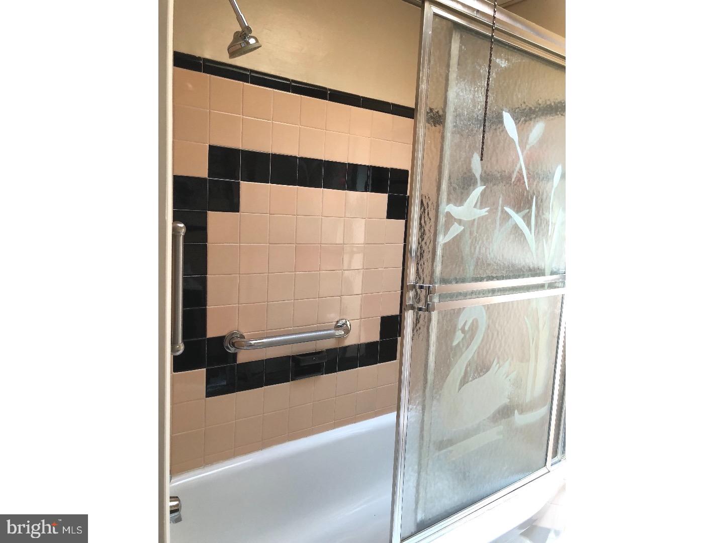 142 Academy Road Clifton Heights, PA 19018 - Photo 8 of 13 Bathroom