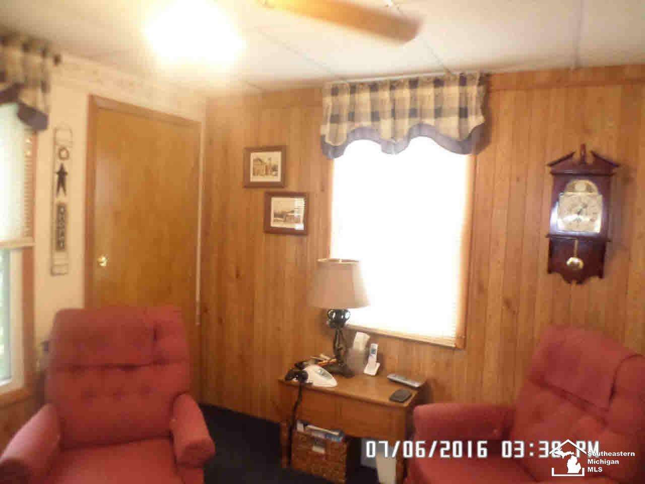 15510 Dayton Road Monroe, MI 48161 - Photo 18 of 37 21186605-17.JPG