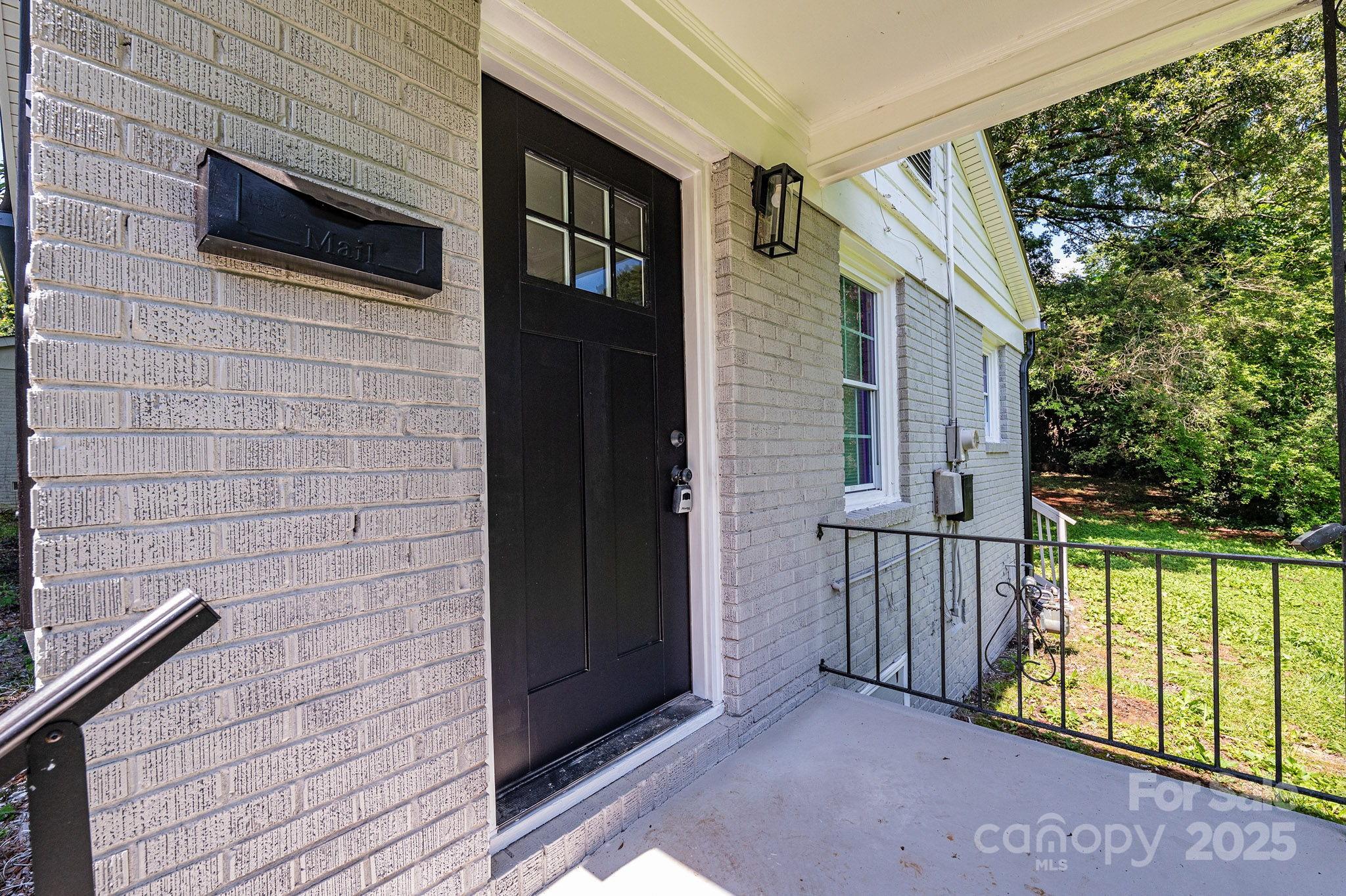 4413 Tillman Road Charlotte, NC 28208 - Photo 3 of 23 Gallery Image 3