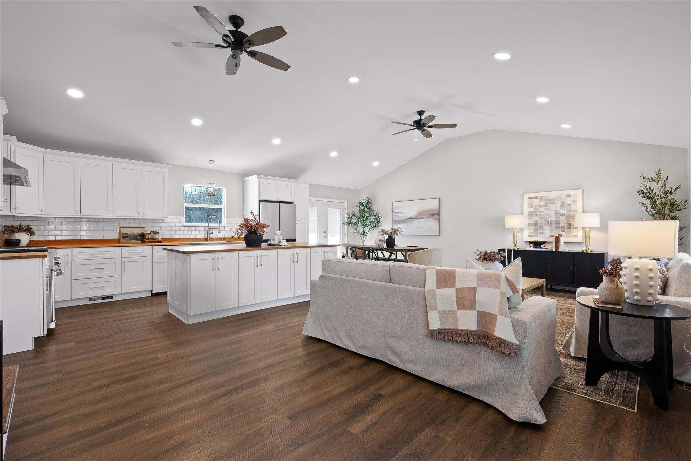 628 Spring Valley Lane Chattanooga, TN 37415 - Photo 3 of 76 02-Spring Valley-2