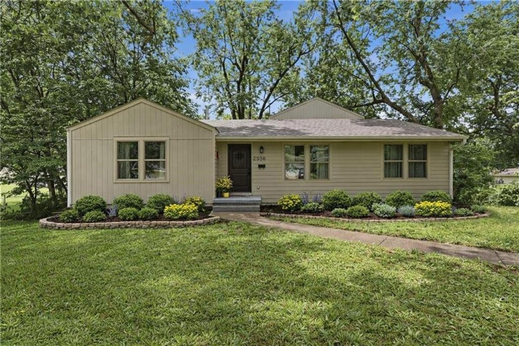 2526 Queen Ridge Drive Independence, MO 64055 - Photo 1 of 36