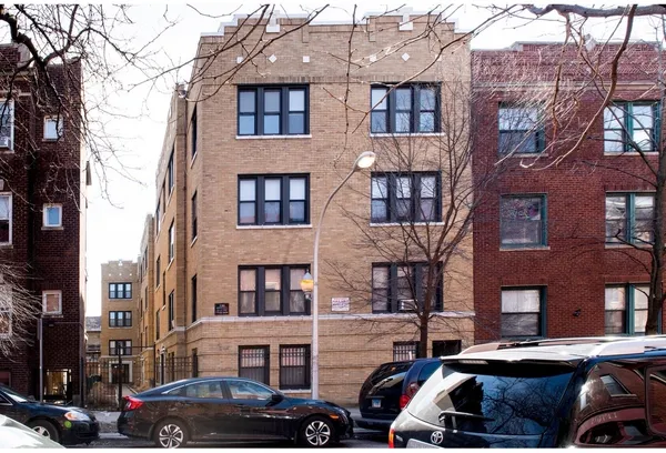 $2,895 | 839 West Cornelia Avenue, Unit 2N, Chicago, IL 60657
