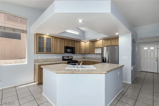 $2,100 | 9842 Silver Lasso Street, Las Vegas, NV 89183