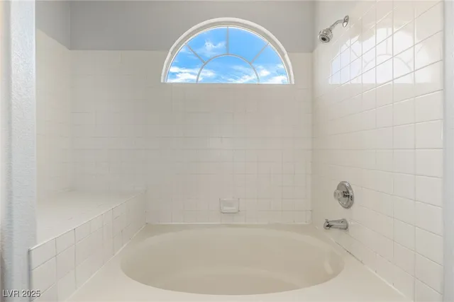 $2,100 | 9842 Silver Lasso Street, Las Vegas, NV 89183