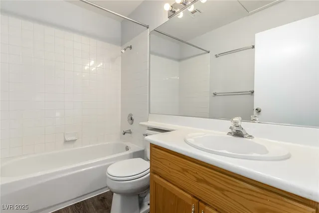 $2,100 | 9842 Silver Lasso Street, Las Vegas, NV 89183