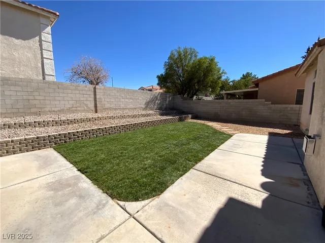 $2,100 | 9842 Silver Lasso Street, Las Vegas, NV 89183