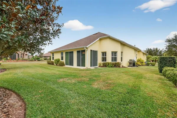 a view of a yard in front of house