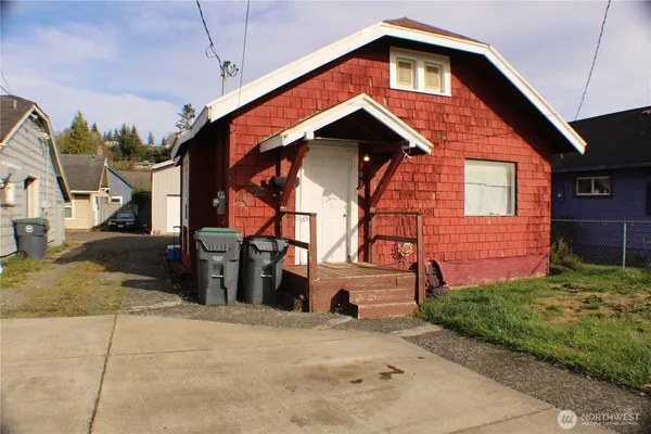 $260,000 | 309 Eklund Avenue, Hoquiam, WA 98550