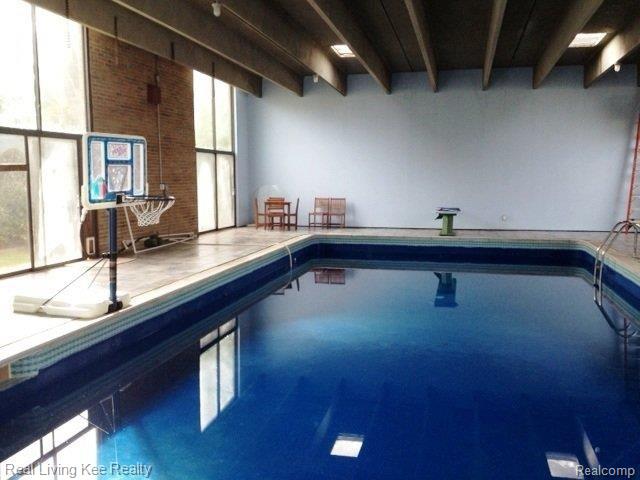 2681 Glouchester Road Rochester, MI 48309 - Photo 11 of 22 Pool.jpg