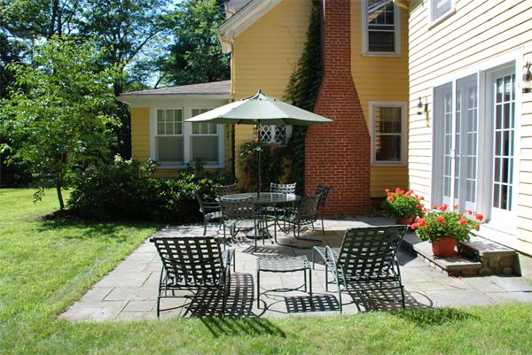 14 Forster Road Manchester, MA 01944 - Photo 5 of 26 Gallery Image 5