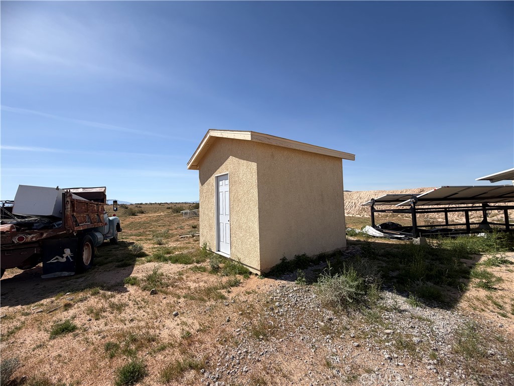 21353 Riverview Road Barstow, CA 92311 - Photo 11 of 24