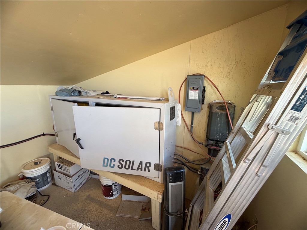 21353 Riverview Road Barstow, CA 92311 - Photo 9 of 24 a view of entryway