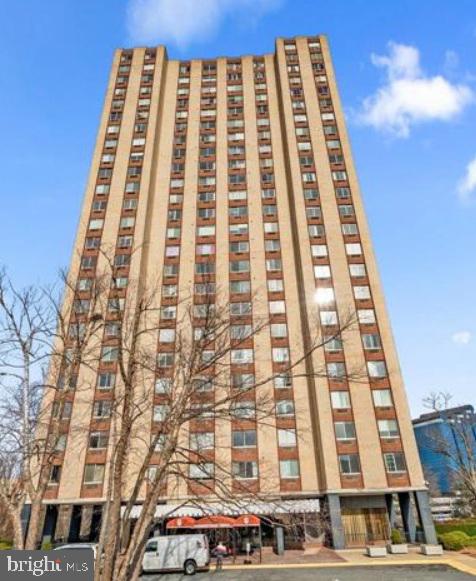 9701 Fields Road, Unit 1904 Gaithersburg, MD 20878 - Photo 2 of 31 front view of a building