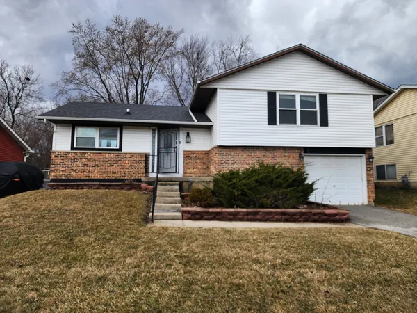 $185,000 | 18108 Fountainbleau Drive, Hazel Crest, IL 60429