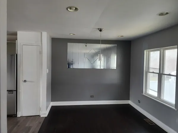 $185,000 | 18108 Fountainbleau Drive, Hazel Crest, IL 60429