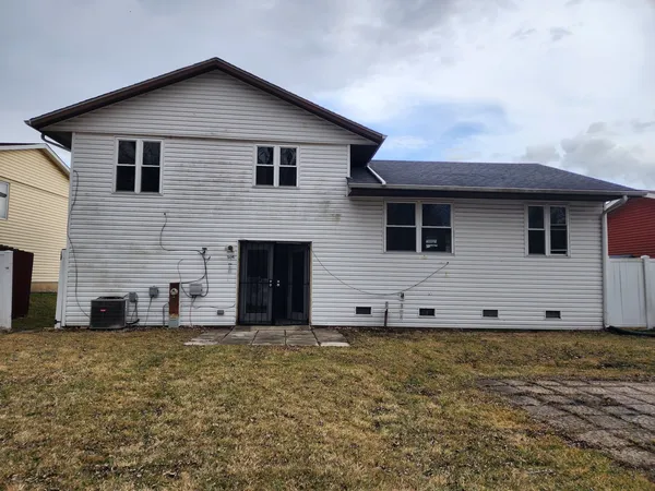 $185,000 | 18108 Fountainbleau Drive, Hazel Crest, IL 60429