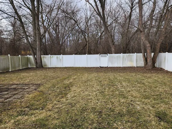 $185,000 | 18108 Fountainbleau Drive, Hazel Crest, IL 60429