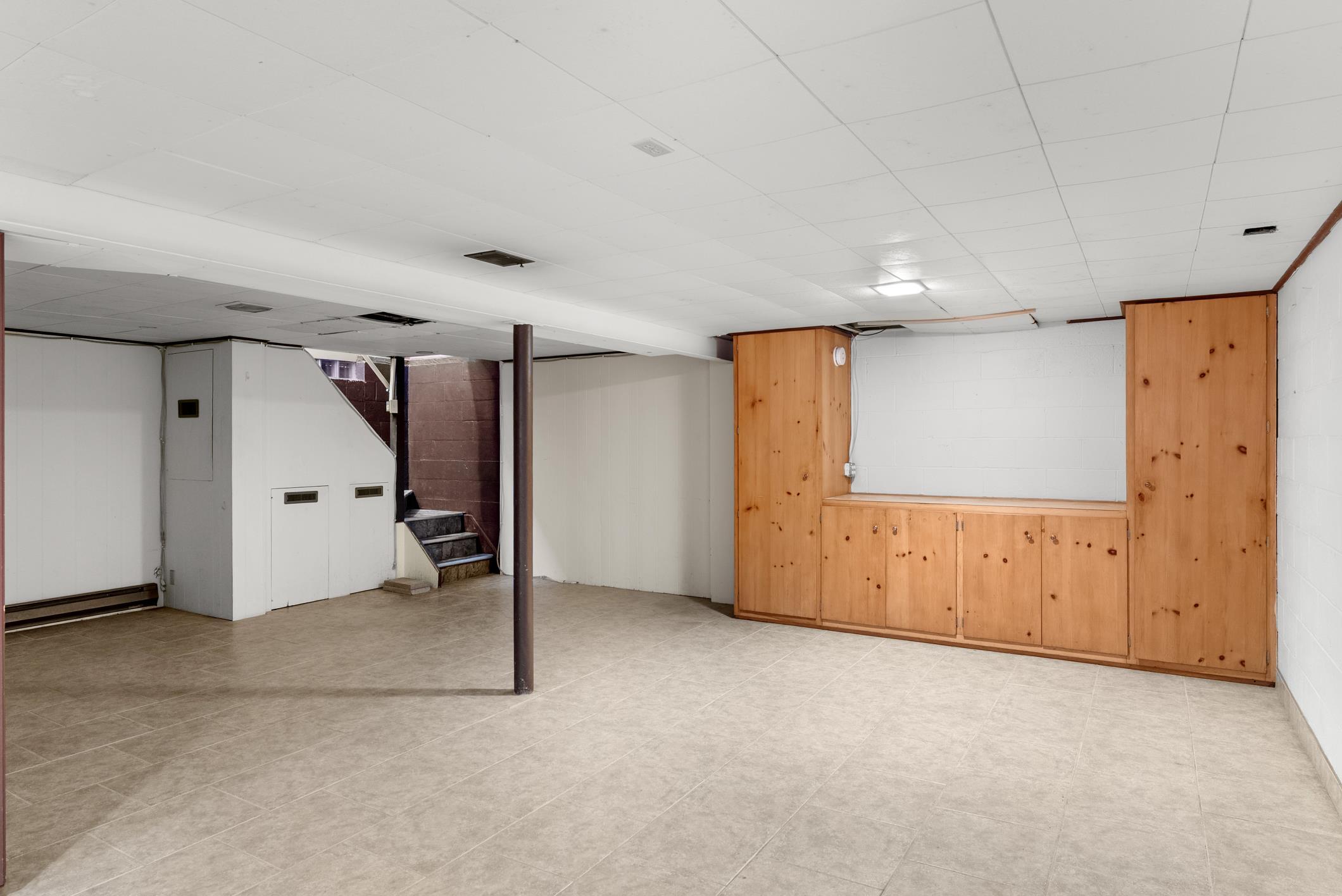 1433 North 23rd Street Manitowoc, WI 54220 - Photo 16 of 27 Built-in cabinets