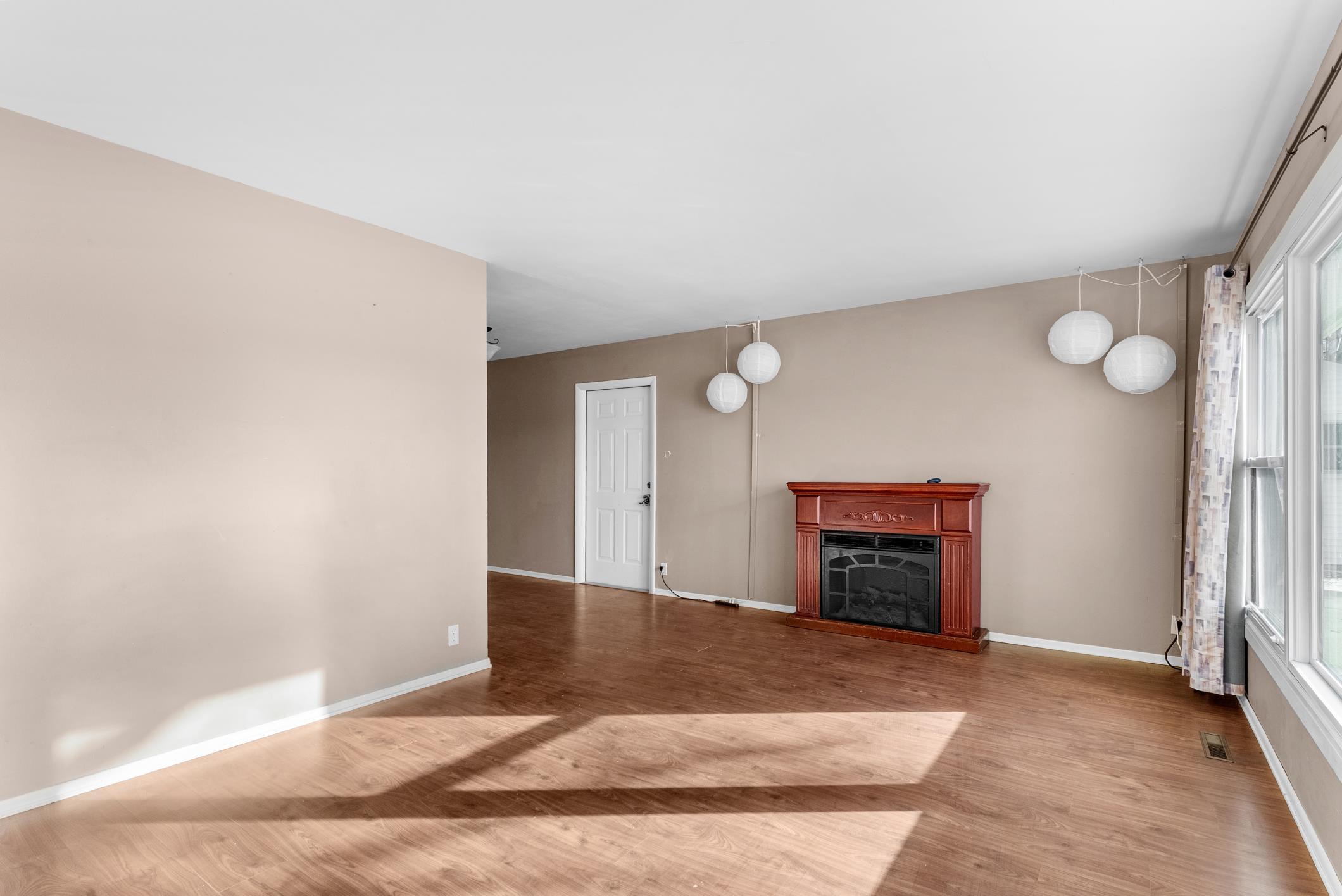 1433 North 23rd Street Manitowoc, WI 54220 - Photo 4 of 27 Faux FP