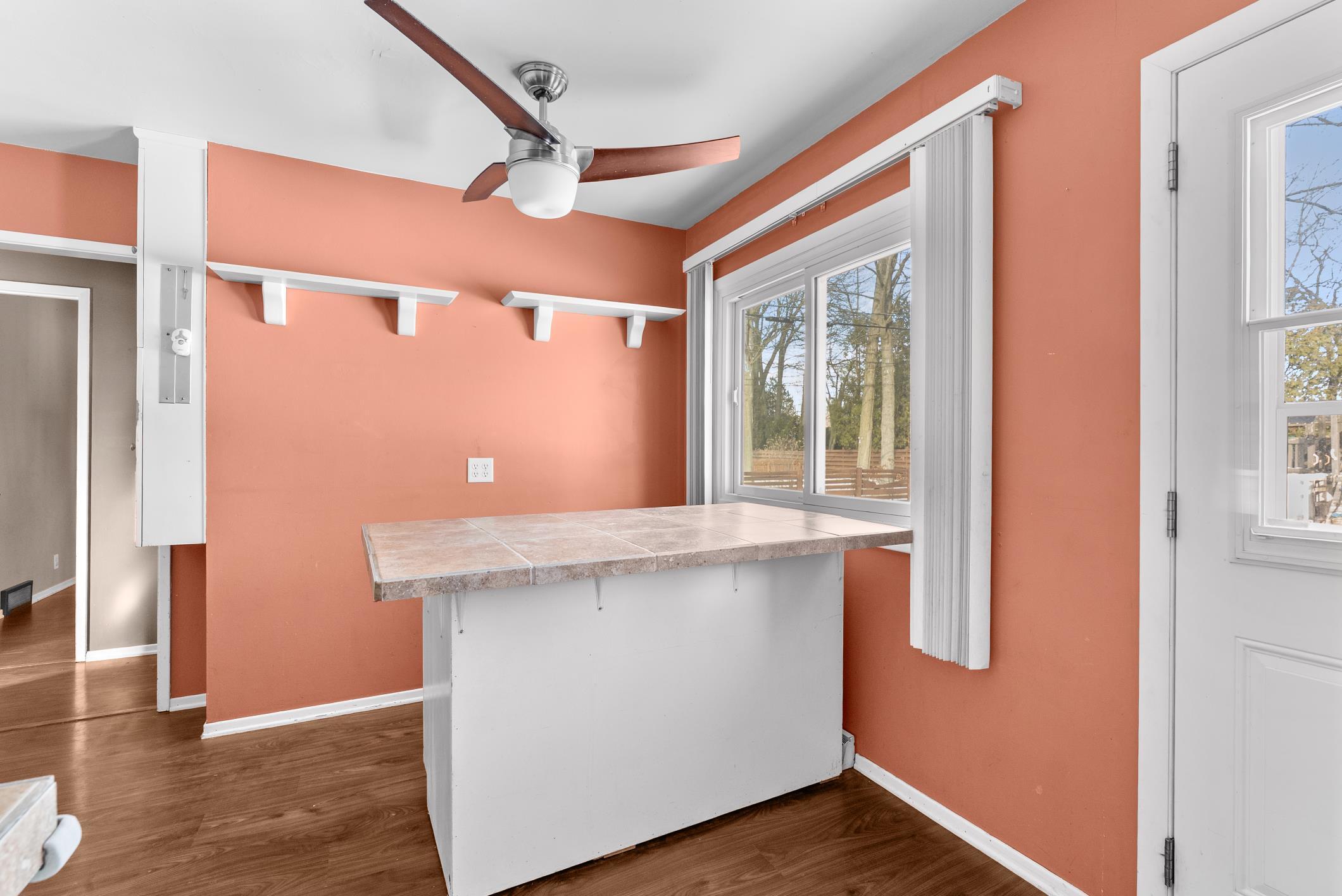 1433 North 23rd Street Manitowoc, WI 54220 - Photo 10 of 27 Island