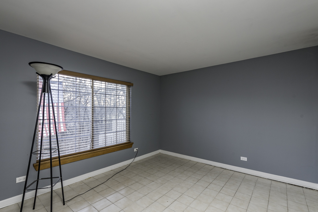 341 West Treehouse Lane, Unit 114 Round Lake, IL 60073 - Photo 20 of 26