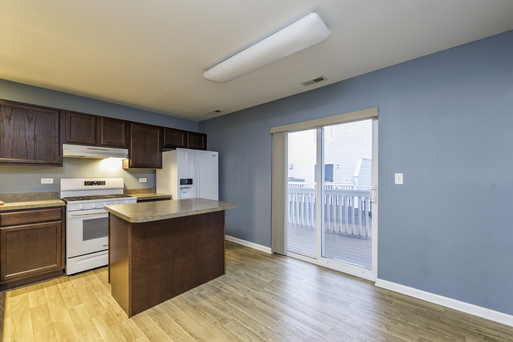 341 West Treehouse Lane, Unit 114 Round Lake, IL 60073 - Photo 5 of 26