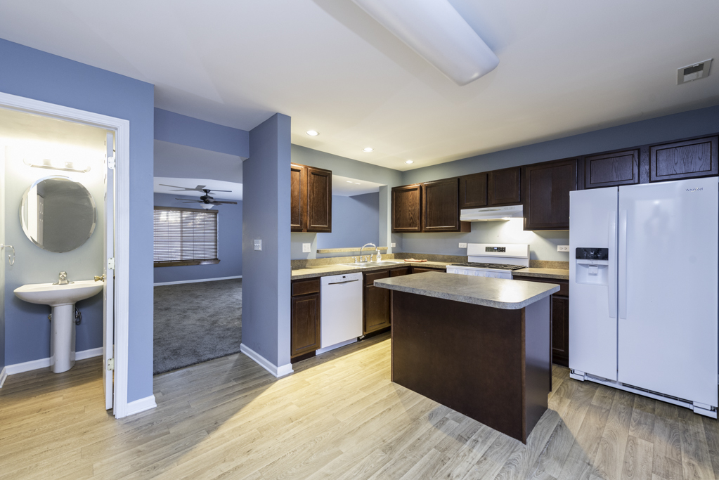 341 West Treehouse Lane, Unit 114 Round Lake, IL 60073 - Photo 6 of 26