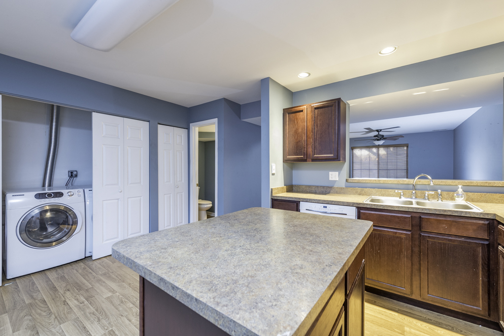 341 West Treehouse Lane, Unit 114 Round Lake, IL 60073 - Photo 8 of 26