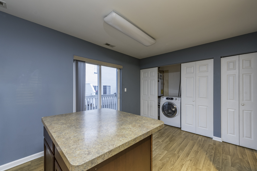 341 West Treehouse Lane, Unit 114 Round Lake, IL 60073 - Photo 9 of 26