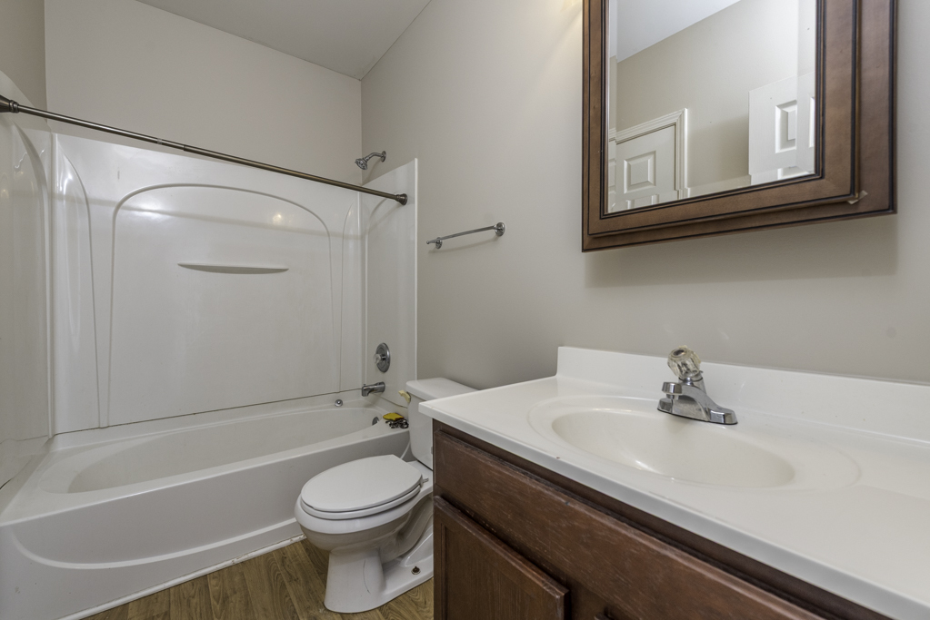 341 West Treehouse Lane, Unit 114 Round Lake, IL 60073 - Photo 10 of 26