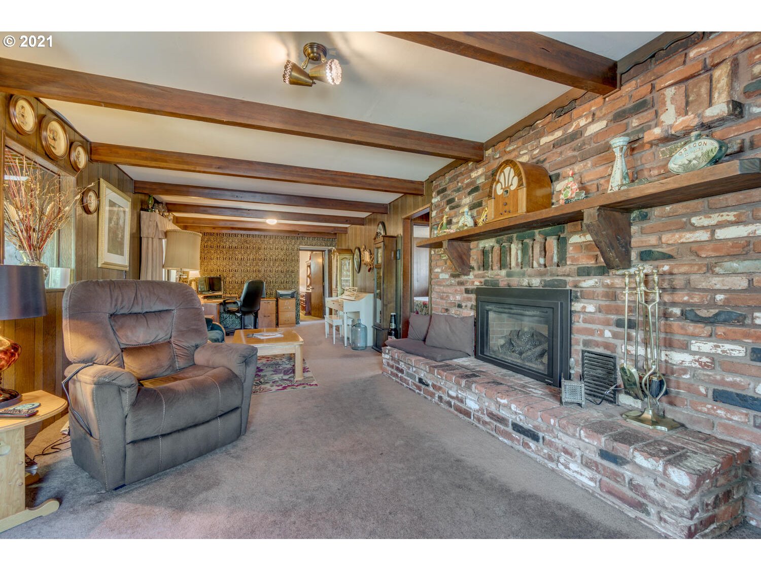 16084 South Henrici Road Oregon City, OR 97045 - Photo 5 of 25 Gallery Image 5