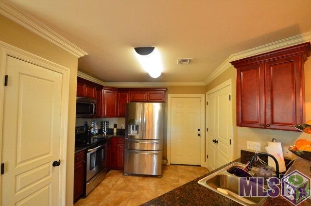 323 Landmark Drive Raceland, LA 70394 - Photo 5 of 14 Kitchen