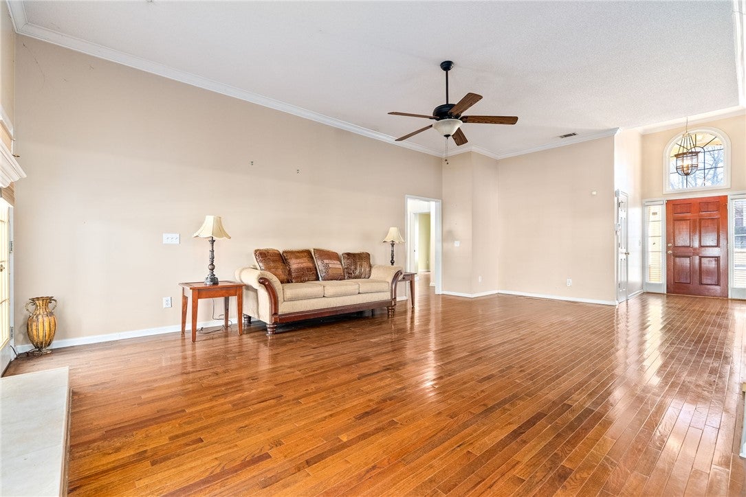 2016 Autrey Street Opelika, AL 36801 - Photo 5 of 25 Living Room