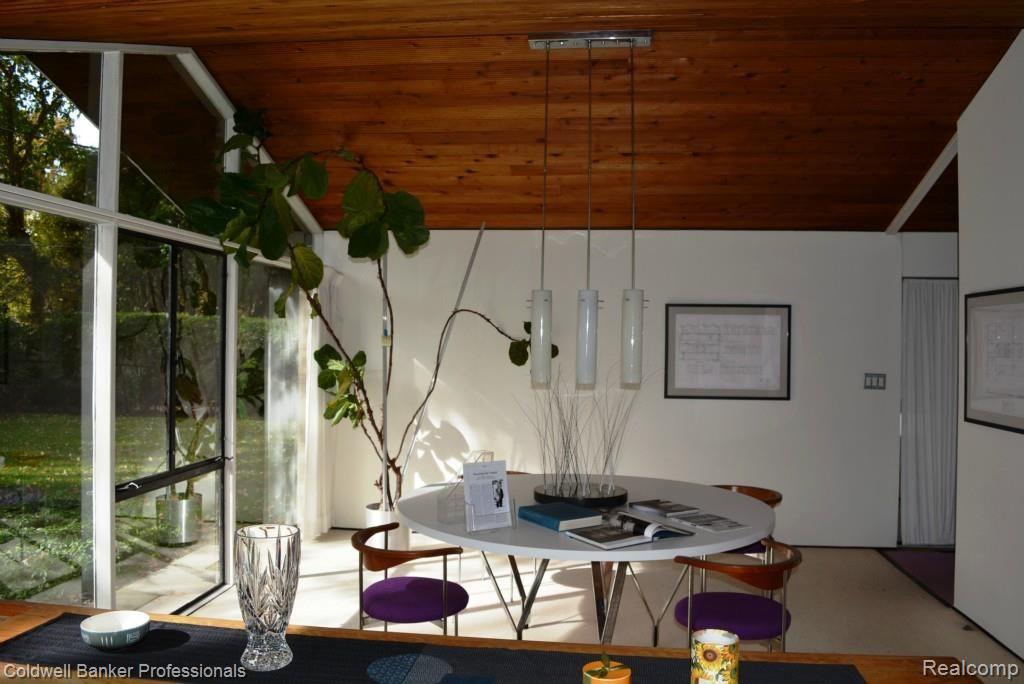 1013 Cadieux Road Grosse Pointe, MI 48230 - Photo 10 of 33 DSC_0471.jpg