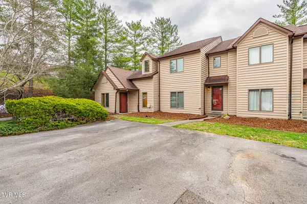 $239,000 | 263 Willowbend Place, Unit 263, Kingsport, TN 37660