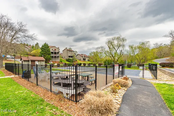 $239,000 | 263 Willowbend Place, Unit 263, Kingsport, TN 37660