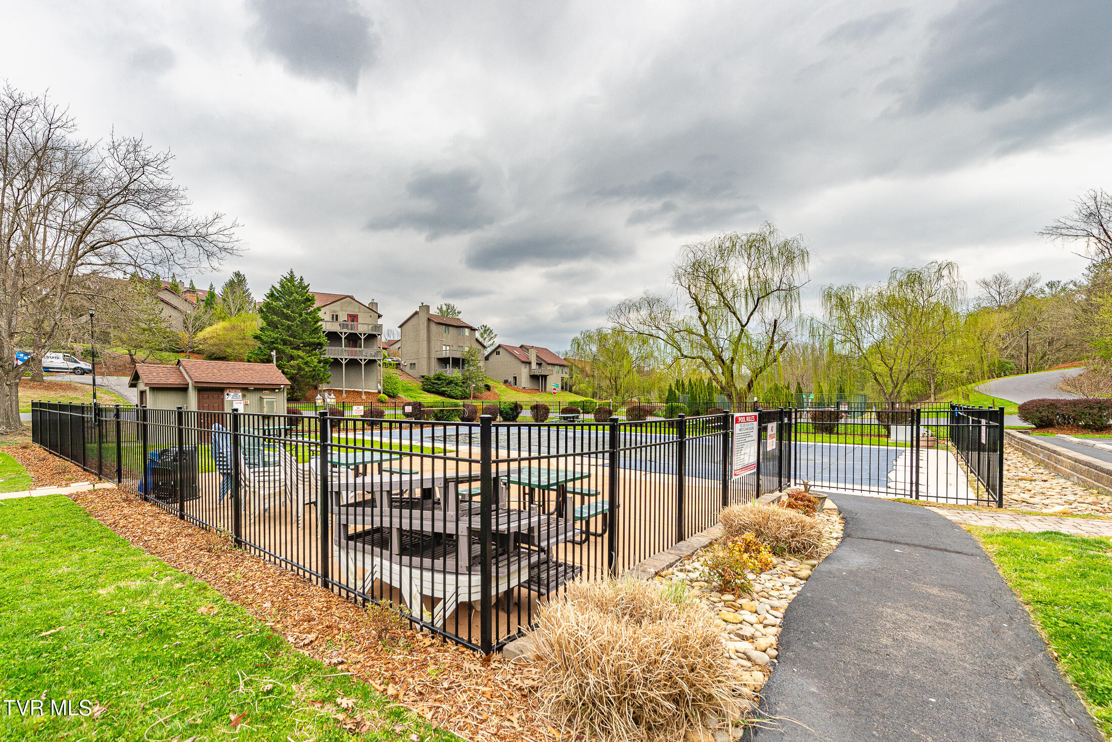 263 Willowbend Place, Unit 263 Kingsport, TN 37660 - Photo 36 of 41 DSC_6953