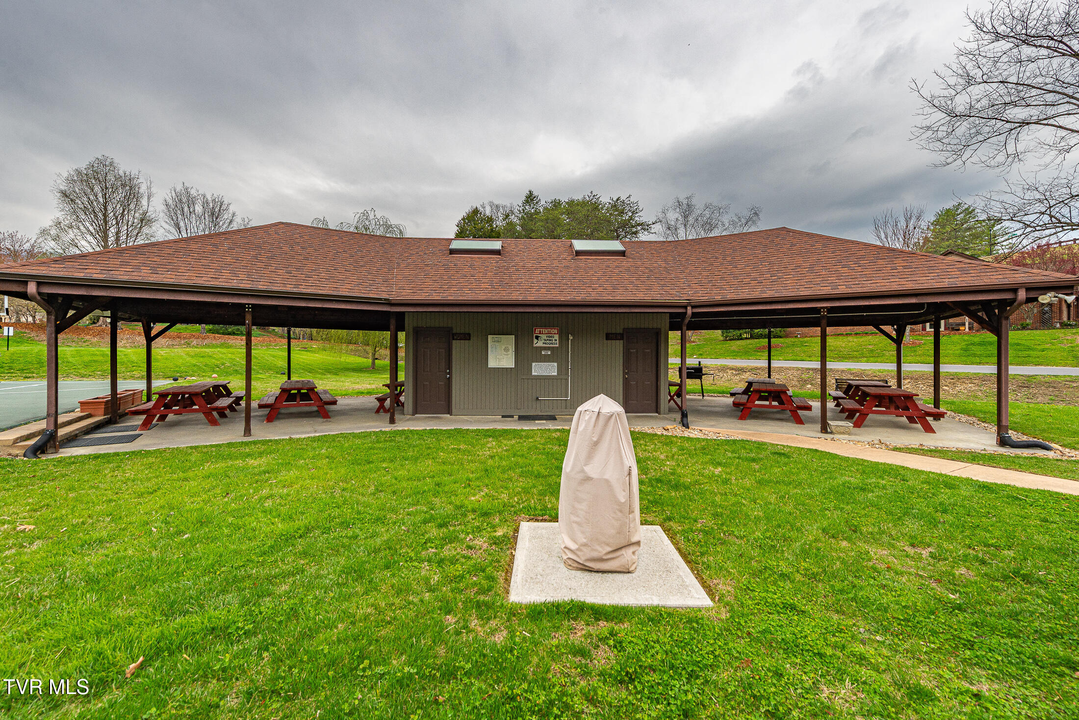 263 Willowbend Place, Unit 263 Kingsport, TN 37660 - Photo 38 of 41 DSC_6947