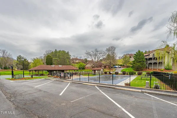 $239,000 | 263 Willowbend Place, Unit 263, Kingsport, TN 37660