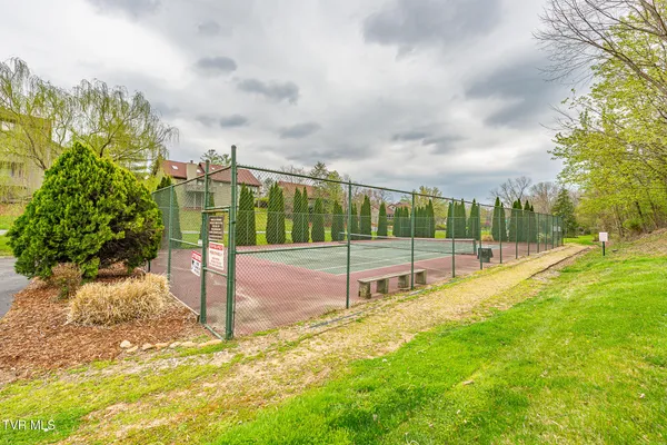 $239,000 | 263 Willowbend Place, Unit 263, Kingsport, TN 37660