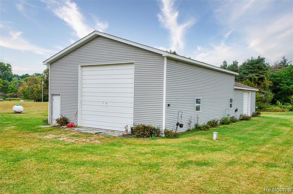 5601 Lovejoy Road Fowlerville, MI 48836 - Photo 38 of 40