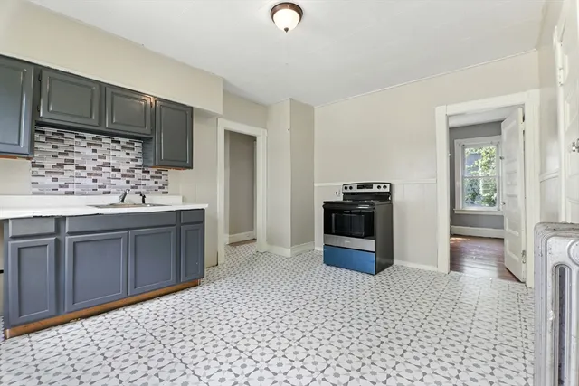 $425,000 | 192-194 Westford Avenue, Springfield, MA 01109