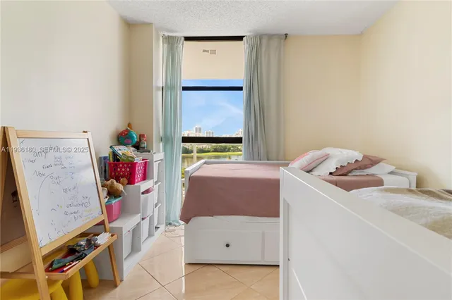 $2,500 | 3701 North Country Club Drive, Unit 1004, Aventura, FL 33180