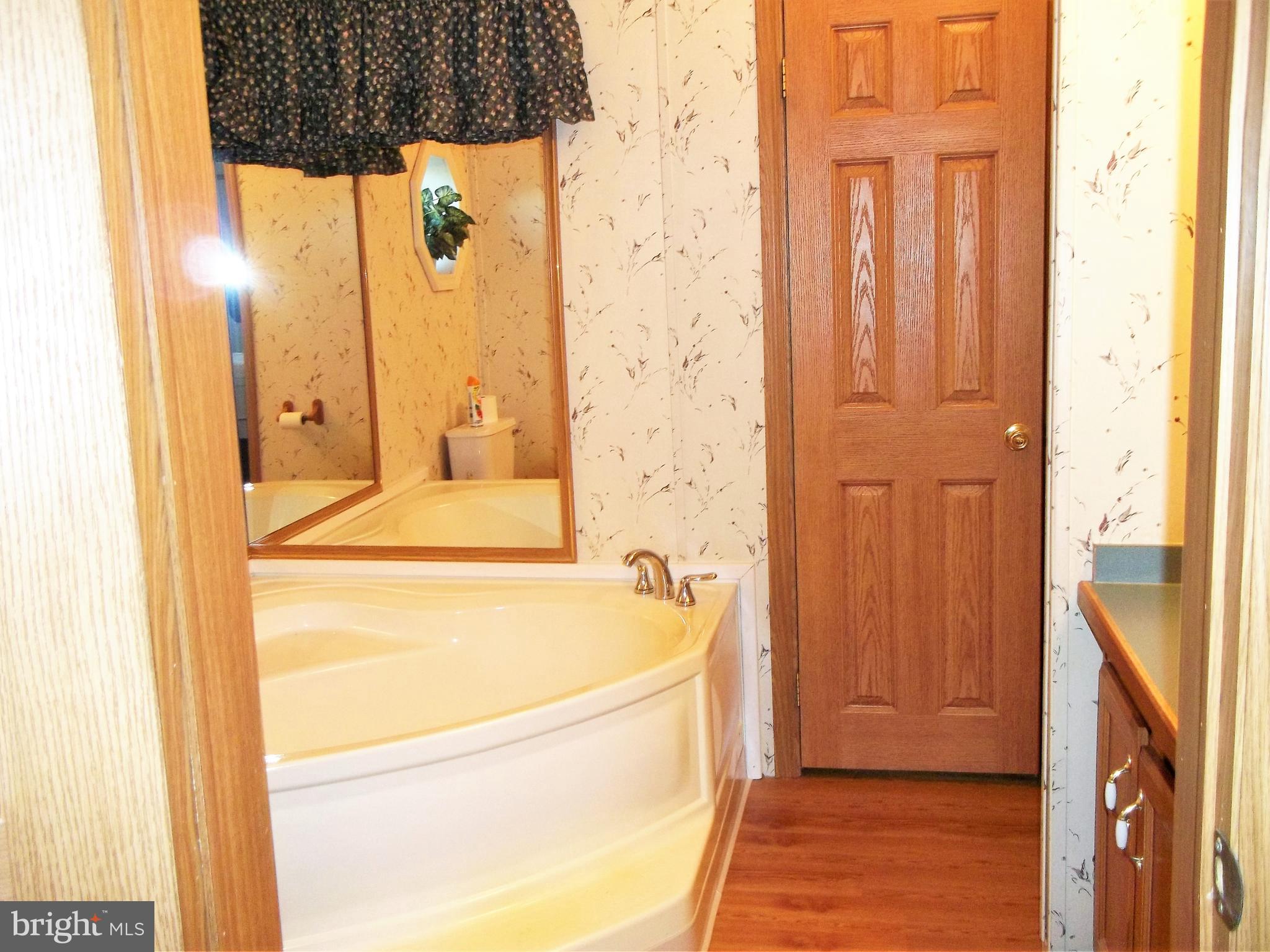 1939 Bennett Road Aberdeen, MD 21001 - Photo 12 of 24 Master bath with Soaking Tub