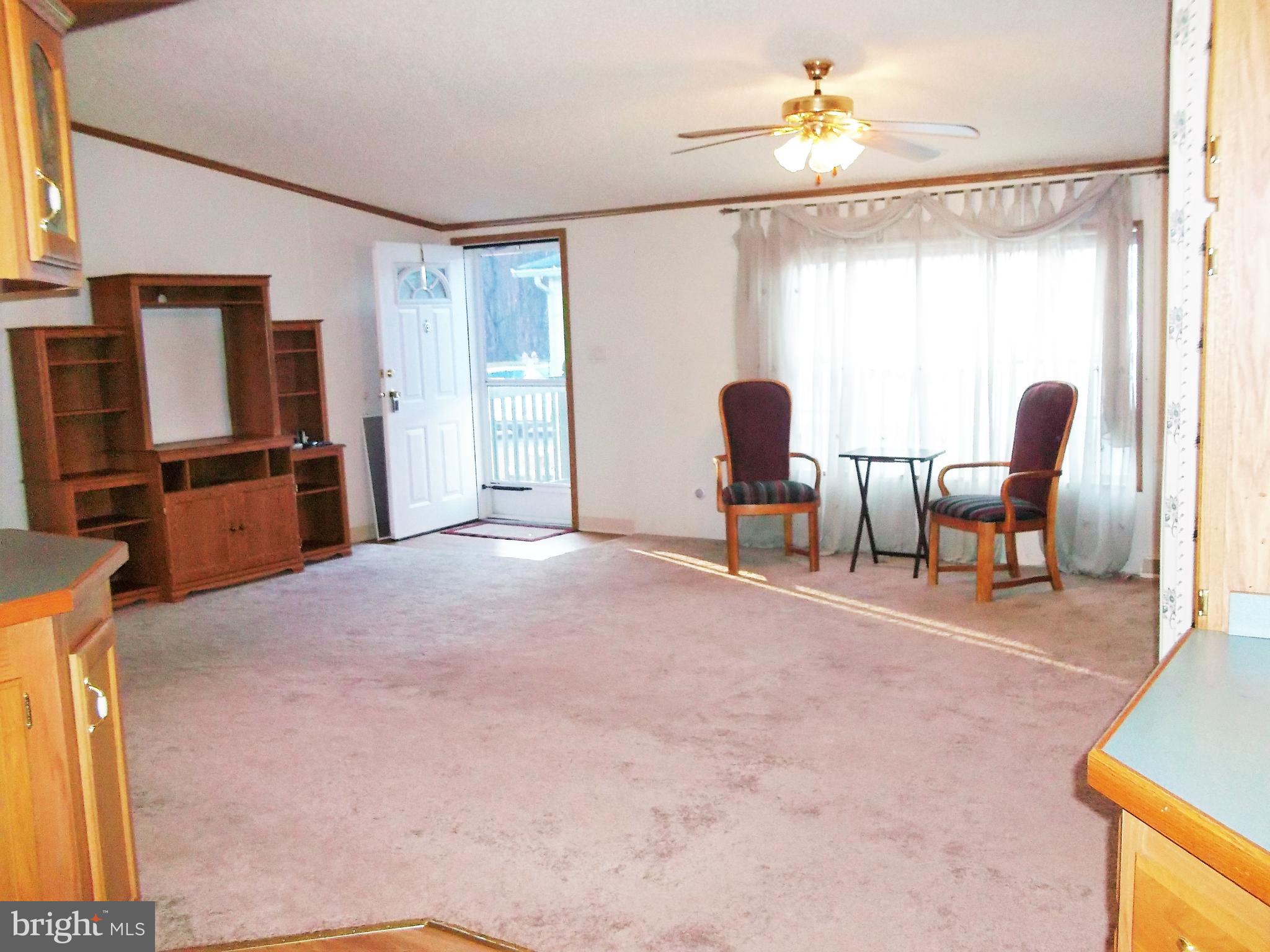 1939 Bennett Road Aberdeen, MD 21001 - Photo 5 of 24 Living Room