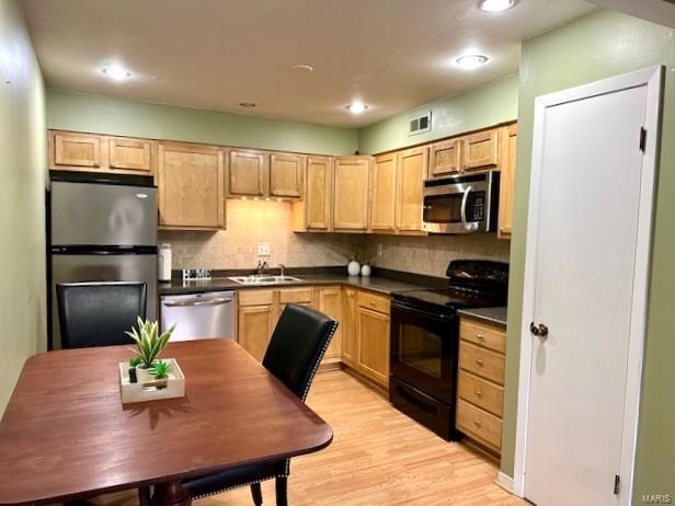 717 Ridgeside Drive, Unit D Ballwin, MO 63021 - Photo 3 of 15