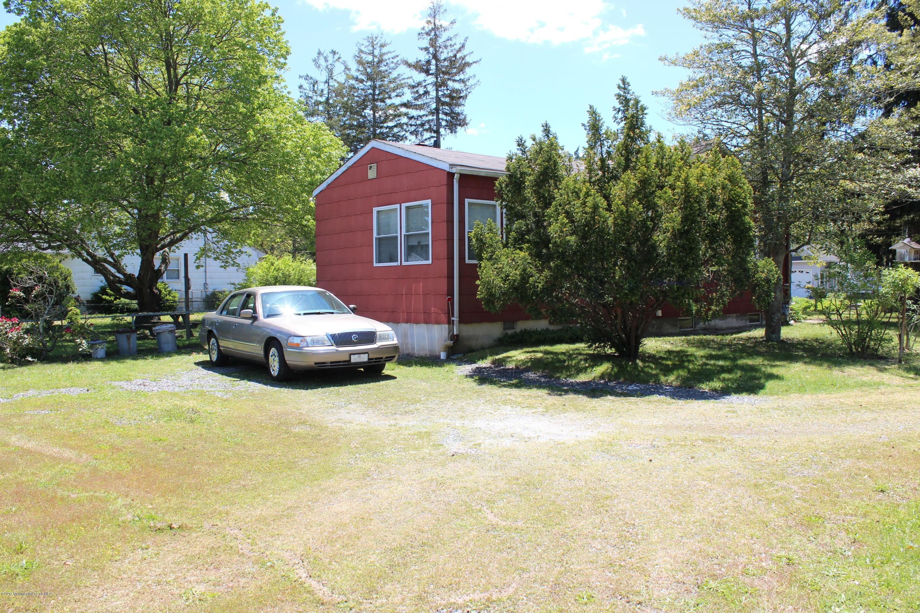 32 Lacey Road Forked River, NJ 08731 - Photo 5 of 20 plenty of space for family fun and games