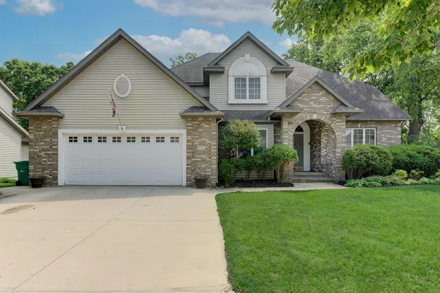 $599,900 | 1804 Northern Viola Lane Northeast, Rochester, MN 55906