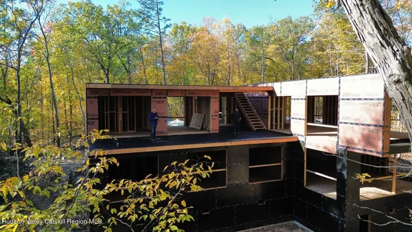 $2,249,000 | 18 Montague Lane, Saugerties, NY 12453